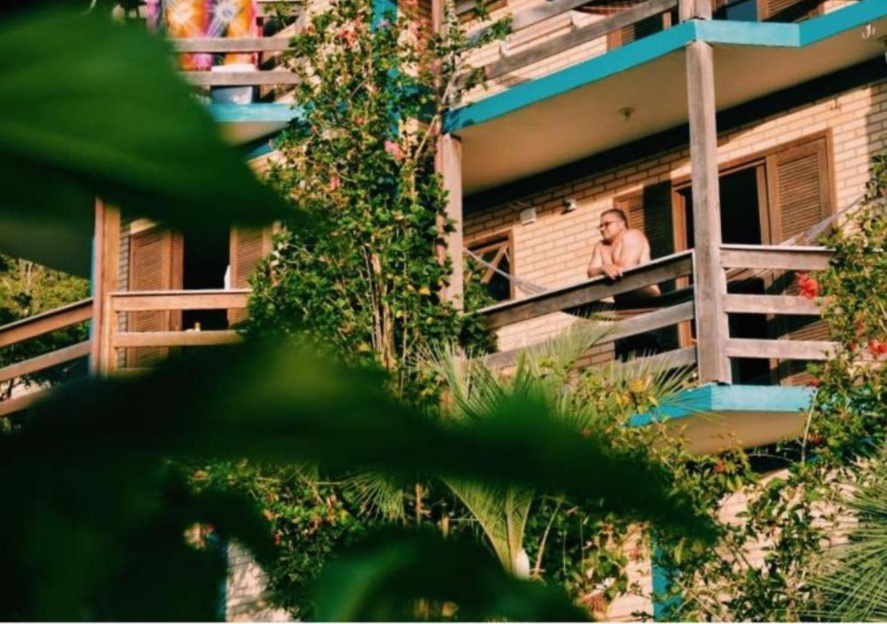 Paraiso Hostel Прая-ду-Роса Екстер'єр фото