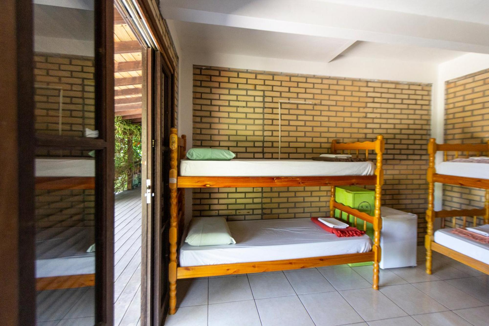 Paraiso Hostel Прая-ду-Роса Екстер'єр фото